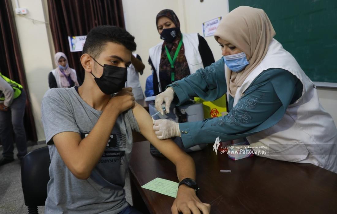 تطعيم طلاب مدارس قطاع غزة الثانوية العامة (6).jpeg