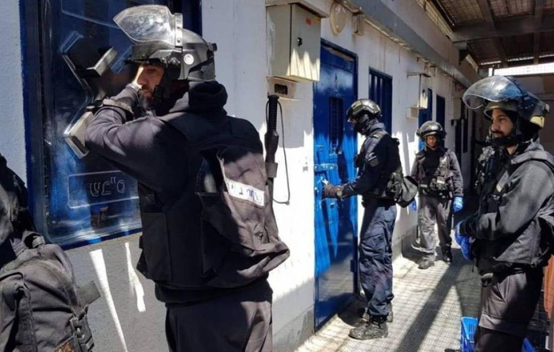 الأسرى مستمرون في النضال ضد السجّان لليوم الـ 31 حتى نيل متطلباتهم