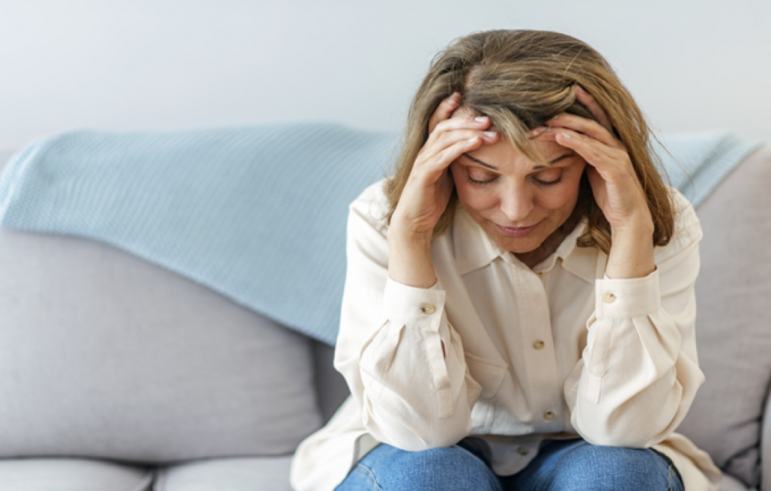 كيفية تهدئة أعراض القلق أثناء فترة انقطاع الطمث!