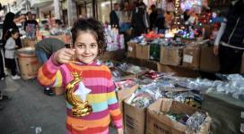 بالصور : فرحة أطفال غزة في قدوم شهر رمضان المبارك