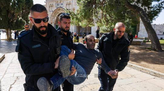 قوات الاحتلال تعتدي على شاب مقدسي بـ"وحشية"