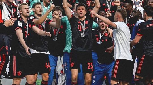 للمرة الـ11 على التوالي..بايرن ميونخ يتوج بالدوري الألماني بفارق الأهداف
