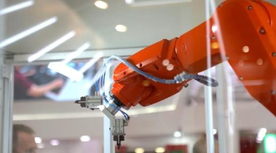 "شركة روسية" تكشف عن جيل جديد من الروبوتات للصناعات الدقيقة