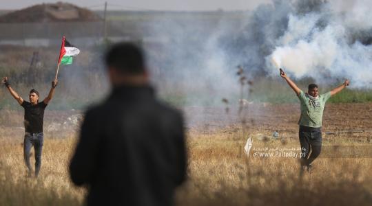 الاحتلال يقمع مسيرة العلم الفلسطيني شرق مدينة غزة (31).JPG